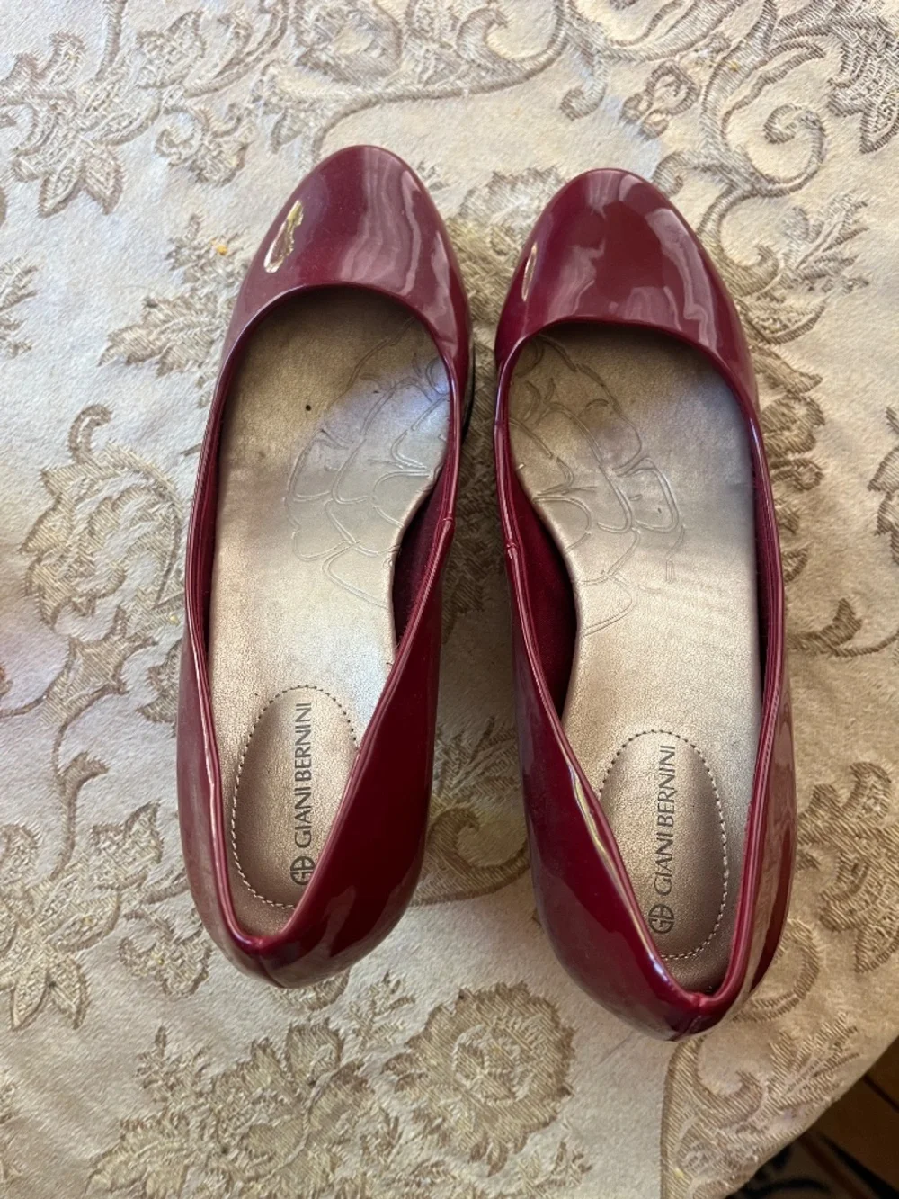 Sz 6 Red Patent Leather Pumps